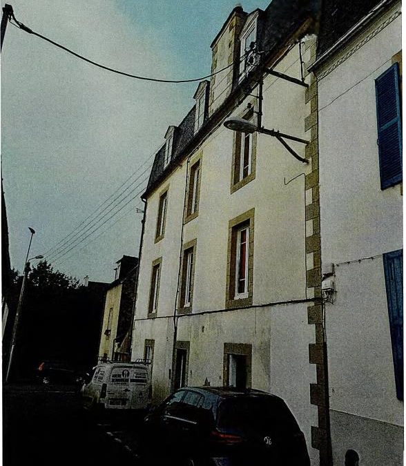 Ensemble immobilier comprenant plusieurs appartements situé à MORLAIX (29600), 4 rue Général Le Flô